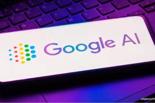 Google bị kiện vì sử dụng dữ liệu không được cho phép để đào tạo AI của mình (Ảnh: Slash Gear)