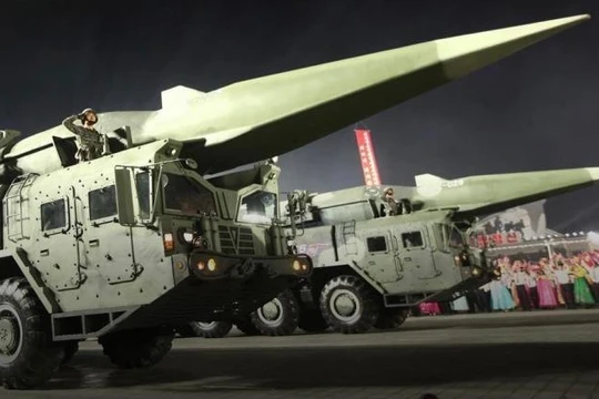 Triều tiên phô trương sức mạnh với phương tiện lướt siêu thanh mới (Ảnh: Military Watch Magazine)