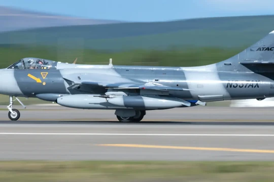 Máy bay phản lực Hawker Hunter Aggressor va chạm ngoài khơi Bắc Carolina (Ảnh: The Drive)