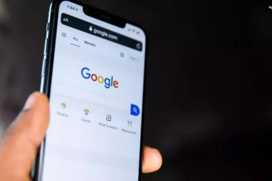Google Search sẽ mặc định làm mờ các hình ảnh nhạy cảm (Ảnh: Android Authority)