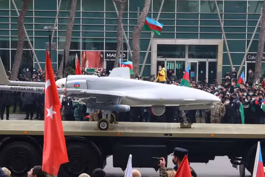 Người dân Lithuania quyên góp 5,4 triệu USD để viện trợ cho Ukraine UAV chiến đấu (Ảnh: Business Insider)