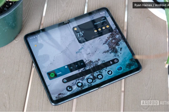 Tin đồn về Google Pixel Fold 2: Người dùng mong muốn điều gì trên mẫu Pixel Fold thế hệ tiếp theo? (Ảnh: Android Authority)