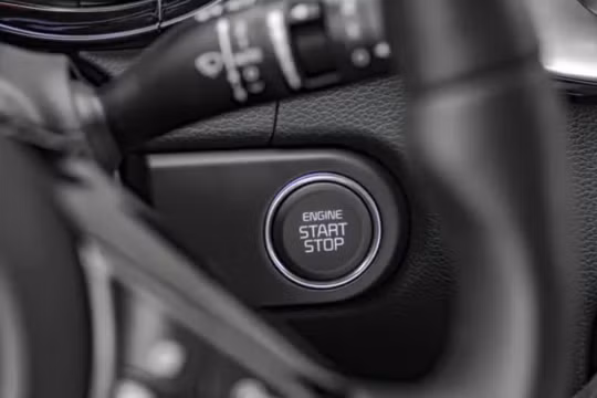 Điều gì sẽ xảy ra nếu bạn tắt động cơ đột ngột khi đang lái xe? (Ảnh: Customer Reports)