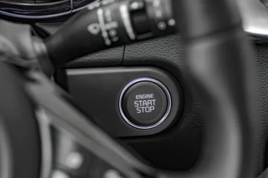 Điều gì sẽ xảy ra nếu bạn tắt động cơ đột ngột khi đang lái xe? (Ảnh: Customer Reports)