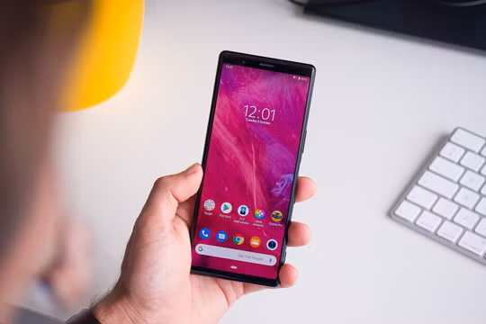 Doanh số bán những chiếc Xperia của Sony chưa có dấu hiệu tiến triển (Ảnh: Phonearena)