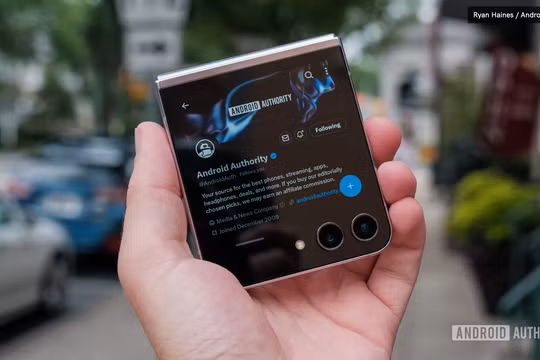 Phần mềm mới là vấn đề lớn nhất trên những mẫu smartphone gập (Ảnh: Android Authority)