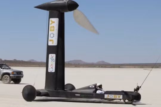 Black Bird - chiếc xe sẽ được sử dụng trong cuộc cá cược (Ảnh: Vice)