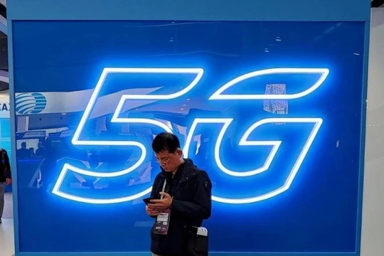 Mỹ chi 1,5 tỉ USD để loại bỏ các thiết bị viễn thông 5G của Trung Quốc (Ảnh: Phone Arena)