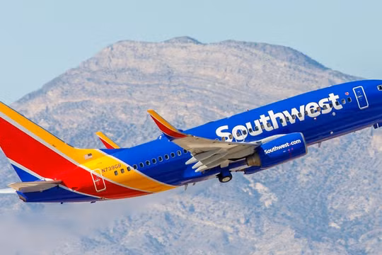 Hãng hàng không Southwest Airlines bị FAA xử phạt (Ảnh: Business Insider)
