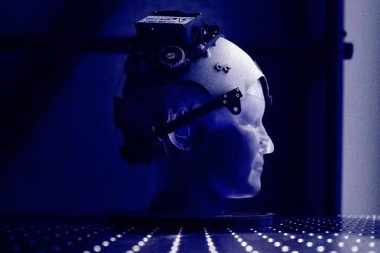 Facebook đã từng rất tâm huyết với thiết bị đọc não bộ (Ảnh: Futurism)