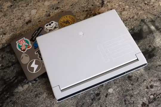 Có nên chuyển từ MacBook sang laptop Windows? (Ảnh: PC World)