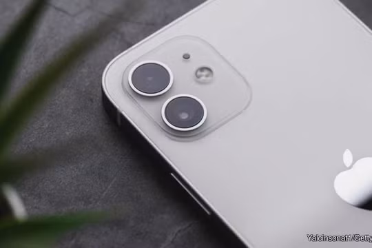 Tại sao Pháp cấm Apple bán iPhone 12? (Ảnh: Slash Gear)