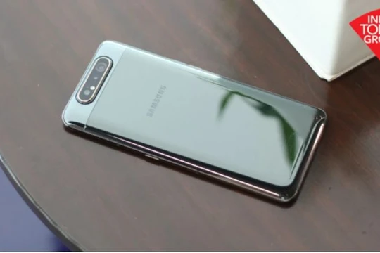 Những chiếc smartphone cận cao cấp tốt trong tầm giá dưới 15 triệu (Ảnh: IndiaToday)