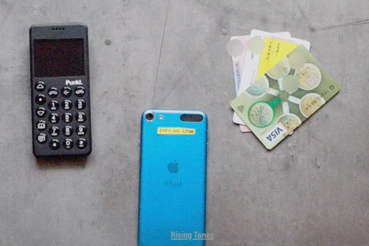 ‘Chủ nghĩa tối giản kỹ thuật số’: Nhiều người từ bỏ smartphone (Ảnh: Sixth Tone)