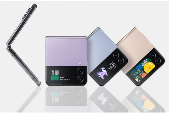 Hình ảnh rò rỉ cho thấy Samsung Galaxy Z Flip 5 sẽ có phần màn hình phụ lớn hơn (Ảnh: Gizmochina)