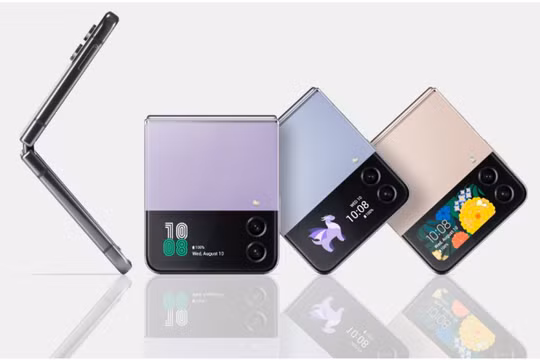Hình ảnh rò rỉ cho thấy Samsung Galaxy Z Flip 5 sẽ có phần màn hình phụ lớn hơn (Ảnh: Gizmochina)