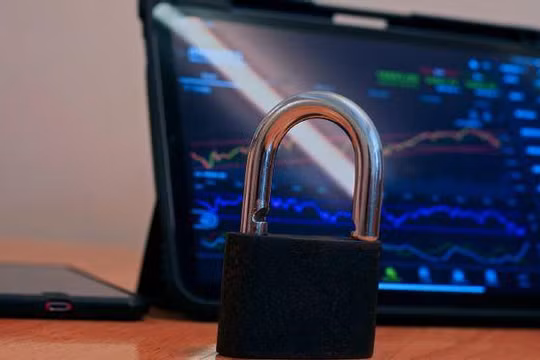 Top 5 vụ tấn công dữ liệu mạng đình đám xuất hiện trong những năm gần đây (Ảnh: Make Use Of)