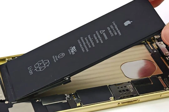 Tranh thủ thay pin iPhone ngay, vì Apple sẽ tăng mạnh giá thay pin vào tháng 3/2023 (Ảnh: Apple Insider)