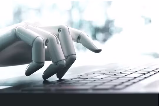 Trang công nghệ CNET đã sử dụng AI để viết loạt bài về tài chính từ tháng 11 năm ngoái (Ảnh: Engadget)