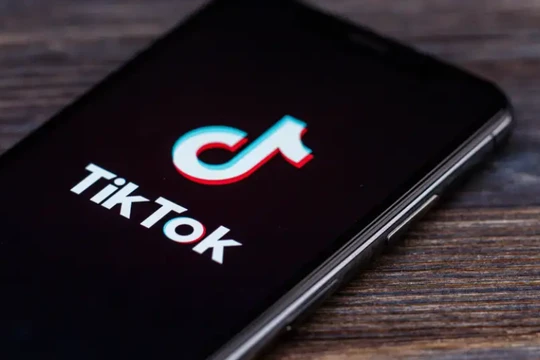 TikTok sắp giới thiệu tùy chọn nội dung chỉ dành cho những người dùng trên 18+ (Ảnh: Gizmodo)