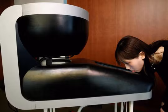 Màn hình TV cho phép người dùng nếm thử hương vị thức ăn (Ảnh: OC)