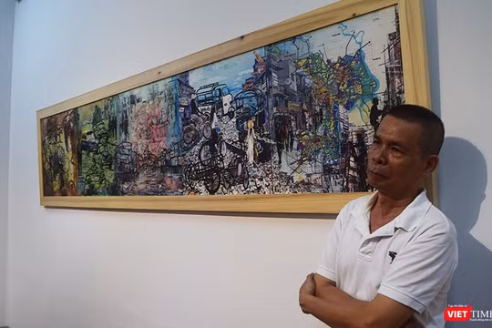 Họa sĩ Mai Nam bên bức tranh khổ lớn về Sài Gòn xưa gây xúc động công chúng