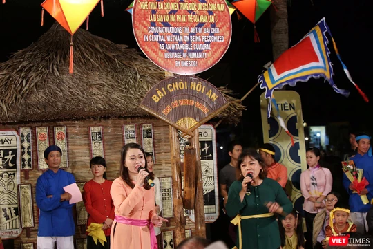 Hô hát Bài Chòi là một trong những nét văn hóa đặc sắc được người dân phố cổ Hội An gìn giữ và phát huy suốt thời gian qua.