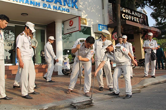 Lực lượng Đà Nẵng đang làm nhiệm vụ (ảnh dichvucong)