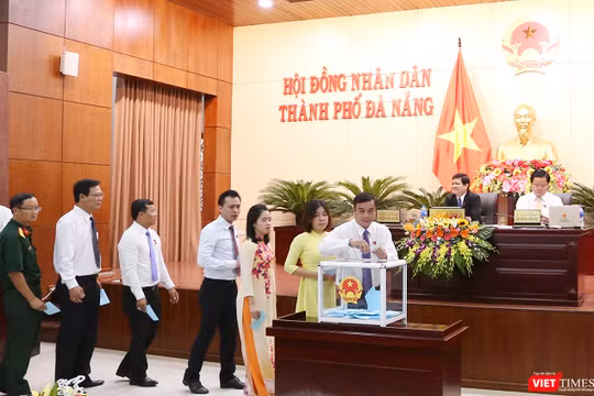 Hoạt động bỏ phiếu bầu các chức danh tại Kỳ họp thứ 7 HĐND TP Đà Nẵng