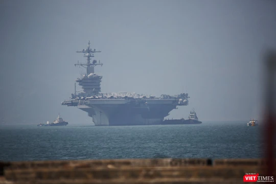 Sau 5 ngày lưu lại Đà Nẵng, ngày 9/3, đội tàu sân bay Hải quân Mỹ-USS Carl Vinson (CVN-70) đã rời Đà Nẵng, chính thức khép lại chuyến thăm tốt đẹp TP Đà Nẵng trong 5 ngày.