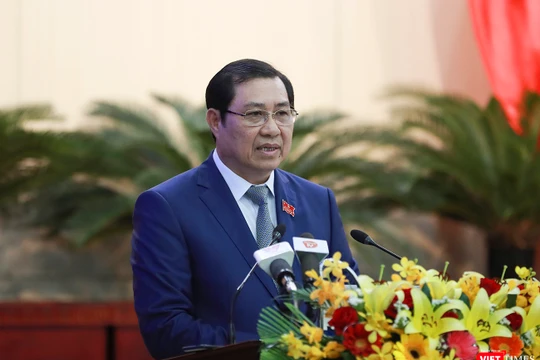 Sáng 19/12, Chủ tịch UBND TP Đà Nẵng Huỳnh Đức Thơ đã có giải bày với cử tri về những vấn đề Đà Nẵng đã và đang trải qua