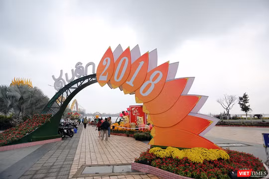 Đà Nẵng khoác áo hoa đón xuân mới Mậu Tuất