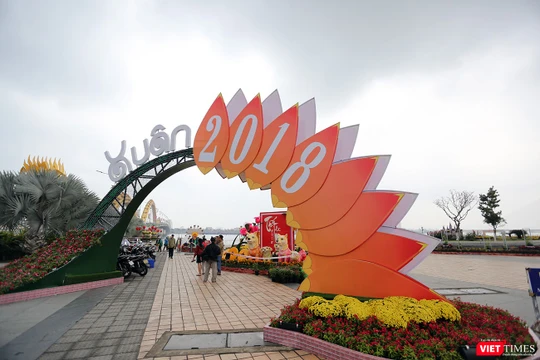 Đà Nẵng khoác áo hoa đón xuân mới Mậu Tuất