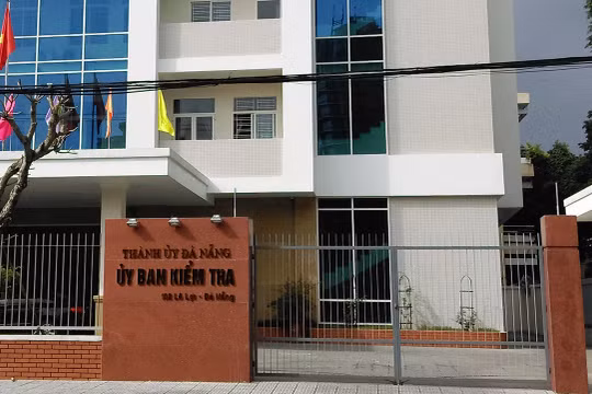 Ủy ban Kiểm tra Thành ủy Đà Nẵng vừa ra Thông cáo báo chí kỷ luật đối với 5 cán bộ lãnh đạo thuộc quản lý của Thành ủy Đà Nẵng.