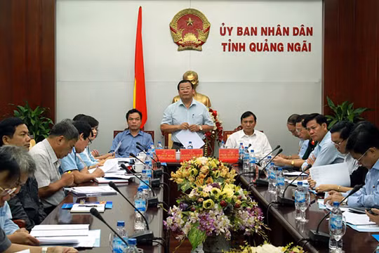 UBND tỉnh Quảng Ngãi vừa có văn bản chấn chỉnh công tác tham mưu cho UBND tỉnh và yêu cầu thủ trưởng đơn vị, Chủ tịch UBND các huyện, thành phố phải trực tiếp tham dự các cuộc họp quan trọng để báo cáo, không được cử cấp phó đi thay (ảnh quangngai.gov.vn)