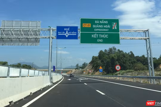 Sau nhiều lần chậm trễ, Chủ tịch Hội đồng thành viên VEC đã thừa nhận trách nhiệm và cam kết đảm bảo thông xe tuyến cao tốc Đà Nẵng-Quảng Ngãi vào ngày 2/9 tới.