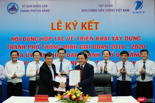 Ngày 6/8, UBND TP Đà Nẵng đã ký kết biên bản hợp tác với Tập đoàn Bưu chính Viễn thông Việt Nam (VNPT) để triển khai xây dựng thành phố thông minh giai đoạn 2018-2020. 