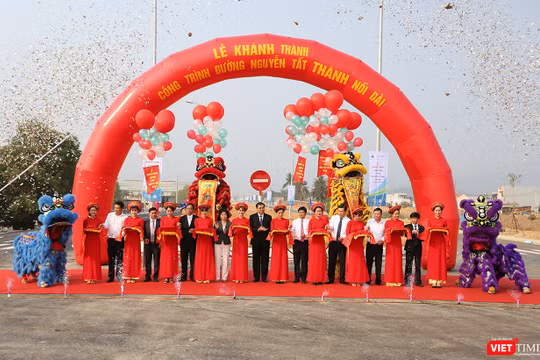 Sáng 29/03, nhân kỷ niệm 43 năm ngày Giải phóng TP Đà Nẵng, UBND TP.Đà Nẵng đã chính thức khánh thành tuyến đường Nguyễn Tất Thành nối dài. 