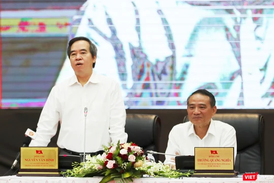 Ủy viên Bộ Chính trị, Trưởng Ban Kinh tế Trung ương Nguyễn Văn Bình phát biểu tại Hội thảo Xây dựng và phát triển TP Đà Nẵng trong thời kỳ công nghiệp hóa - hiện đại hóa đất nước, sáng 10/8.