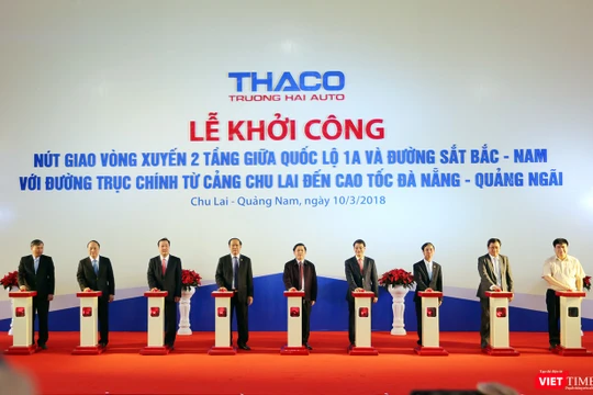 Sáng 10/3, Bộ GTVT, UBND tỉnh Quảng Nam và Công ty CP ô tô Trường Hải (Thaco) đã chính thức khởi công xây dựng nút giao vòng xuyến 2 tầng giữa QL1A và đường sắt Bắc-Nam với trục chính từ Cảng Chu Lai đi Cao tốc Đà Nẵng-Quảng Ngãi.