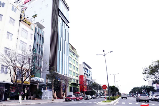 Đường 2 tháng 9 (Đà Nẵng) ghi nhận sự xuất hiện ngày càng nhiều các công ty môi giới BĐS đặt văn phòng