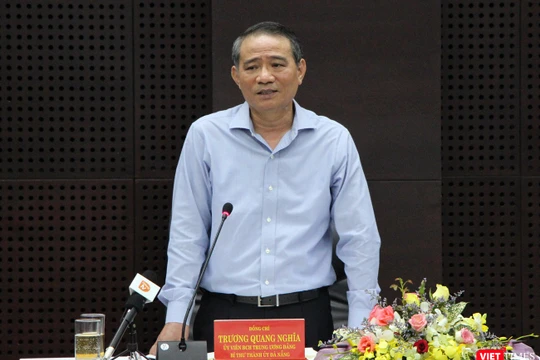 Bí thư Đà Nẵng Trương Quang Nghĩa cho rằng, việc tổ đầu tư 2 nút giao thông được Ban Thường vụ rất đồng tình nhưng cần giải pháp giao thông tồng thể trước, không nên như nước chảy không được chỗ này thì chỗ khác.