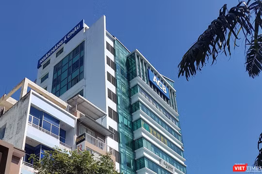 Công ty TNHH Bất động sản Sunland cho rằng đóng cửa sàn giao dịch bất động sản của công ty vì Luật Kinh doanh Bất động sản 2014 quy định kể từ 01/7/2015 các giao dịch bất động sản không bắt buộc phải thực hiện qua sàn.