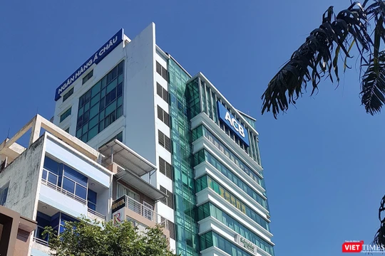 Công ty TNHH Bất động sản Sunland cho rằng đóng cửa sàn giao dịch bất động sản của công ty vì Luật Kinh doanh Bất động sản 2014 quy định kể từ 01/7/2015 các giao dịch bất động sản không bắt buộc phải thực hiện qua sàn.