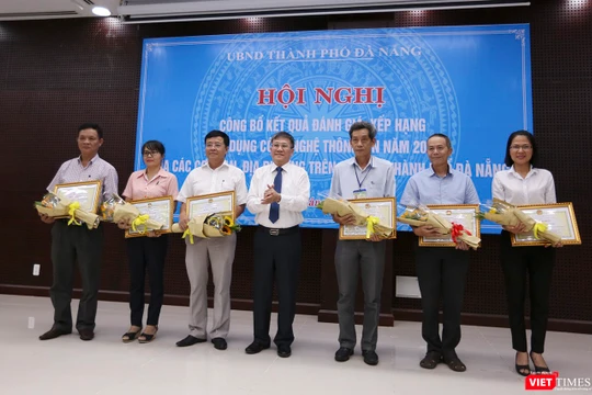 Công bố kết quả đánh giá, xếp hạng ứng dụng CNTT năm 2017 của các cơ quan, địa phương trên địa bàn Đà Nẵng.