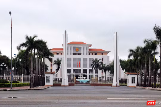  UBKT Trung ương vừa có thông cáo đề nghị Ban Bí thư xem xét thi hành kỷ luật đối với đồng chí Lê Phước Thanh, nguyên Bí thư Tỉnh ủy Quảng Nam và thi hành kỷ luật cảnh cáo đối với các cá nhân liên quan đến sai phạm của Ban cán sự đảng UBND tỉnh Quảng Nam 