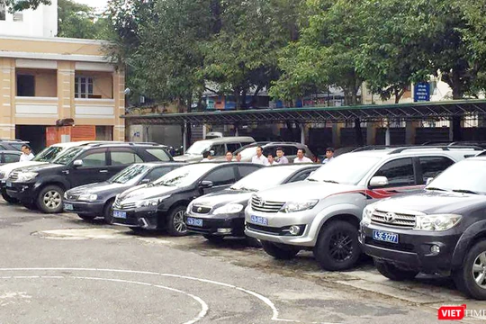 UBND TP Đà Nẵng vừa chỉ đạo tạm dừng chủ trương mua sắm, điều chuyển, bán xe ô tô của các cơ quan, tổ chức, đơn vị. 