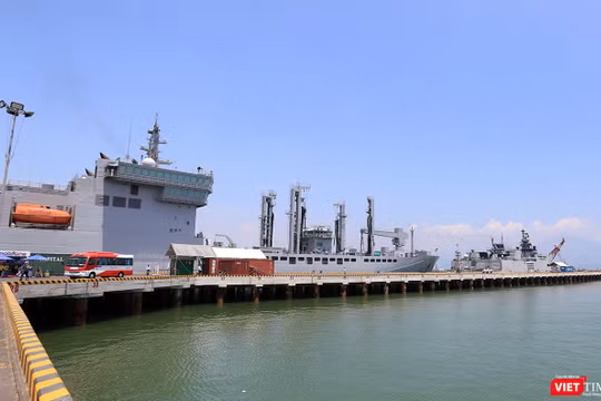 Đội tàu Hải quân của Ấn Độ gồm mang tên Sahyadri, Shakti, Kamorta cùng 913 sỹ quan, thủy thủ đoàn đã cập cảng Tiên Sa, chính thức bắt đâu chuyến thăm hữu nghị TP Đà Nẵng.