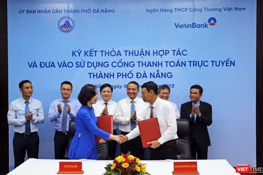  Chiều 3/4, UBND TP Đà Nẵng và Ngân hàng VietinBank đã ký kết thỏa thuận hợp tác cung cấp dịch vụ thanh toán trực tuyến dịch vụ công trên địa bàn TP