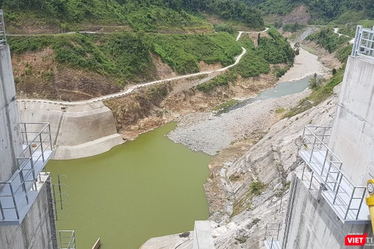 UBND TP.Đà Nẵng vừa có văn bản yêu cầu nhà máy thủy điện ở Quảng Nam điều tiết, mở cửa xả nước về hạ du để đảm bảo nguồn nước phục vụ sinh hoạt và hoạt động sản xuất.
